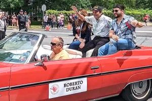 SENIN PARADE ROBERTO DURAN