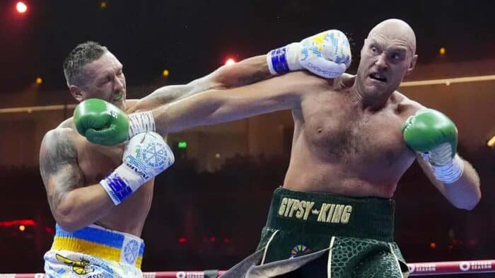 Duel Sengit Usyk vs Fury