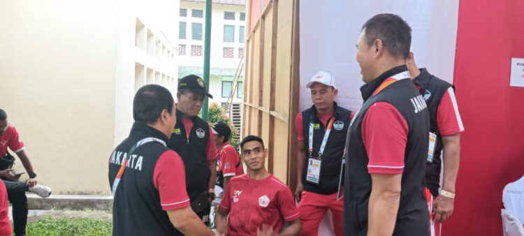 Petinju kelas bulu Jakarta, Asriudin Tapalaola, menjelang pertandingannya, Rabu, 11 September 2024. (Foto: Istimewa)