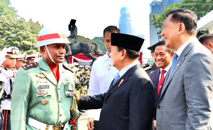 Letkol Inf Goldolpus Borlak, S.Sos, MM dan Presiden RI Prabowo Subiarto. (Foto: Istimewa)