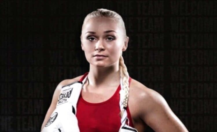 Dina Thorslund, juara dunia kelas bantam belum terkalahkan. (Boxing Scene)