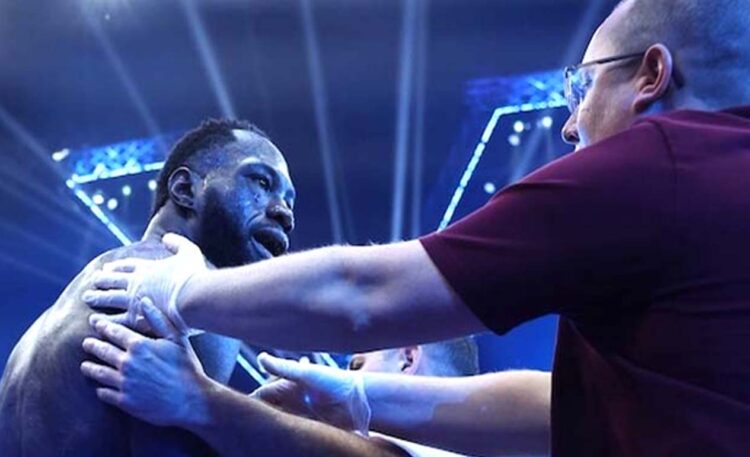 Deontay Wilder usai menjalani pertandingan kelas berat yang pahit di Arab Saudi. (Foto: Mark Robinson / Boxing Scene)