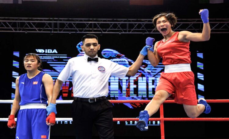 Terbang menyambut kemenangan. (Foto: IBA Youth World Boxing Championships)