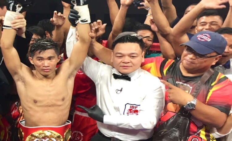 Kidal Filipina, Pedro Taduran ketika merebut gelar IBF kelas 47.627 kilogram di Jepang, 28 Juli 2024. (Foto: Boxing Scene)