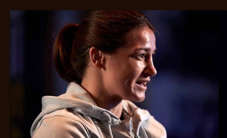 Bintang tinju Irlandia, Katie Taylor yang sekarang berumur 38 tahun dan menyandang lima sabuk juara dunia kelas welter yunior, 63.503 kg; WBA, WBC, IBF, WBO, IBO. (Foto: Dok/Matchroom Boxing)