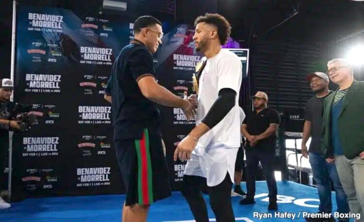 Dua kelas berat ringan dan dua David; David Benavidez (kiri) versus David Morrell. (Foto: Ryan Hafey/Premier Boxing Champions)